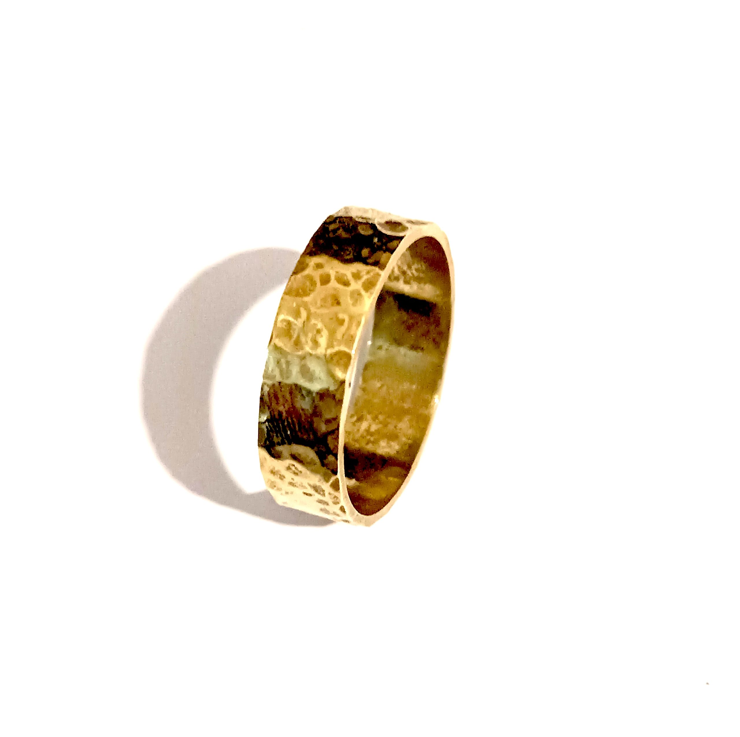 bague martelée en laiton