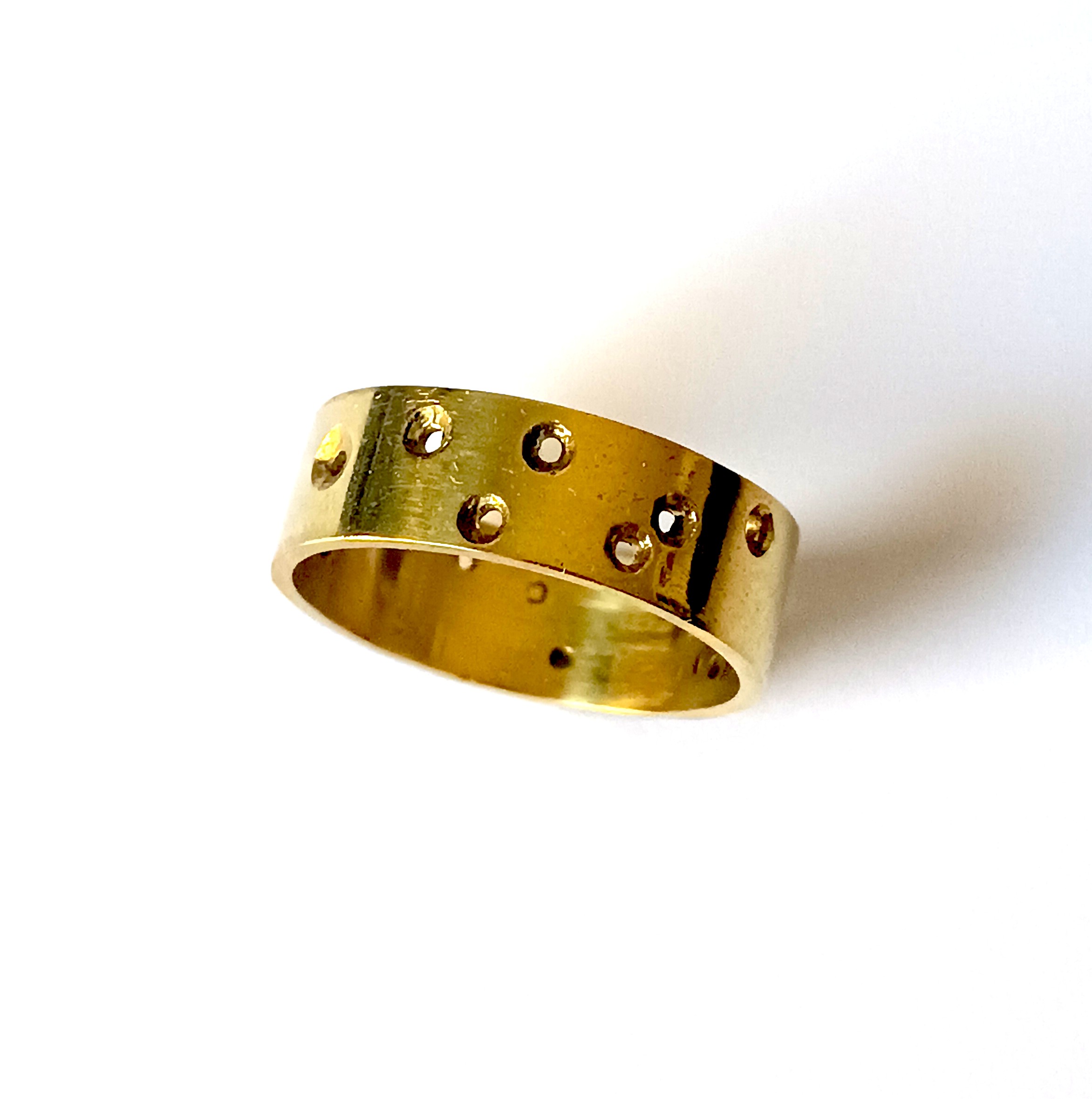 bague ajourée en laiton